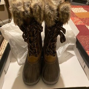 London Fog Fur trimmed Duck Boots